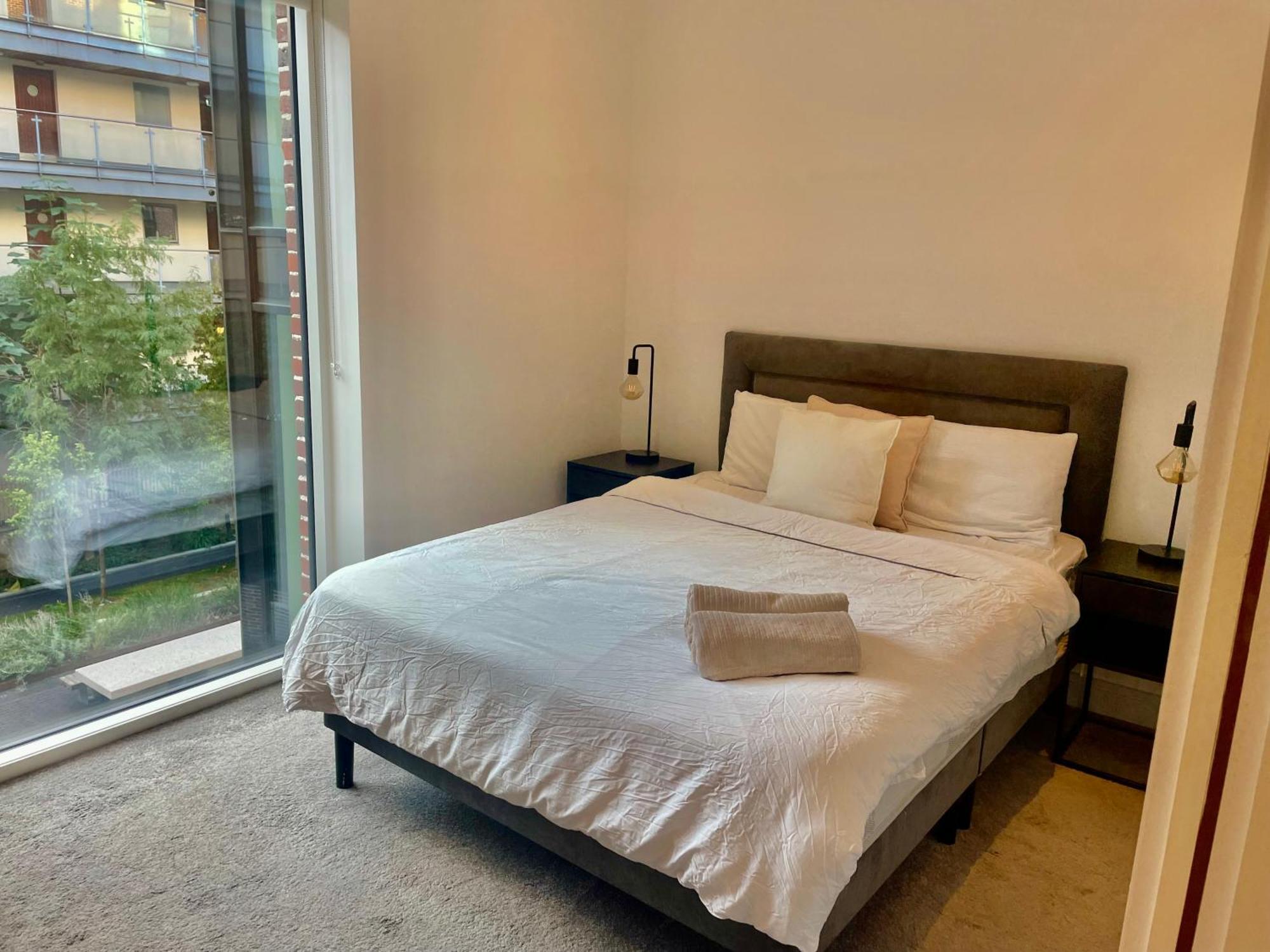 Séjour chez l'habitant Modern Ensuite Double Bedroom *
